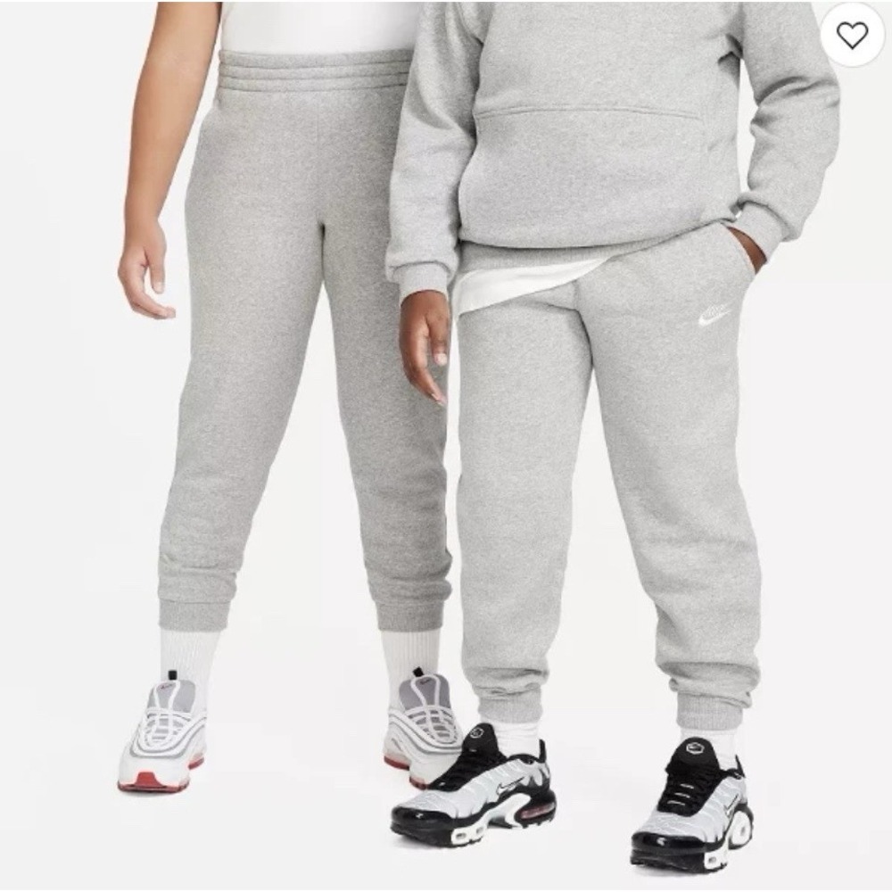 Big Kids Gray Nike Sportswear Club Fleece Joggers Brand New Size Large - Picture 3 of 10